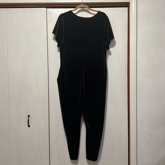 Smash and Tess size XL chocolate velvet romper - Picture 4 of 4